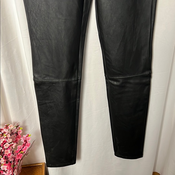 Good American Black Better Than Leather Faux Leather Leggings Size 2 - Picture 5 of 9